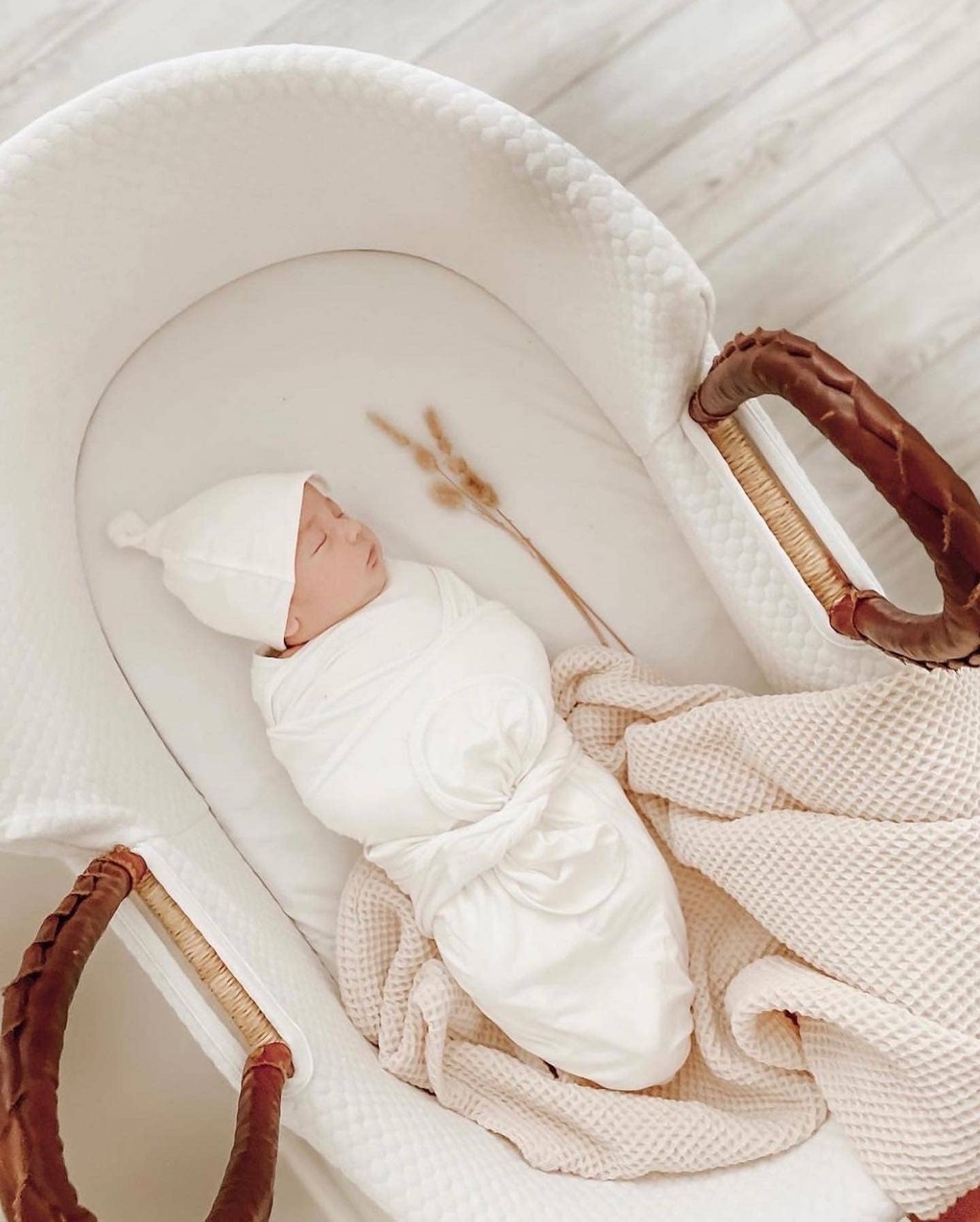 Swaddle Blanket & Baby Hat | White