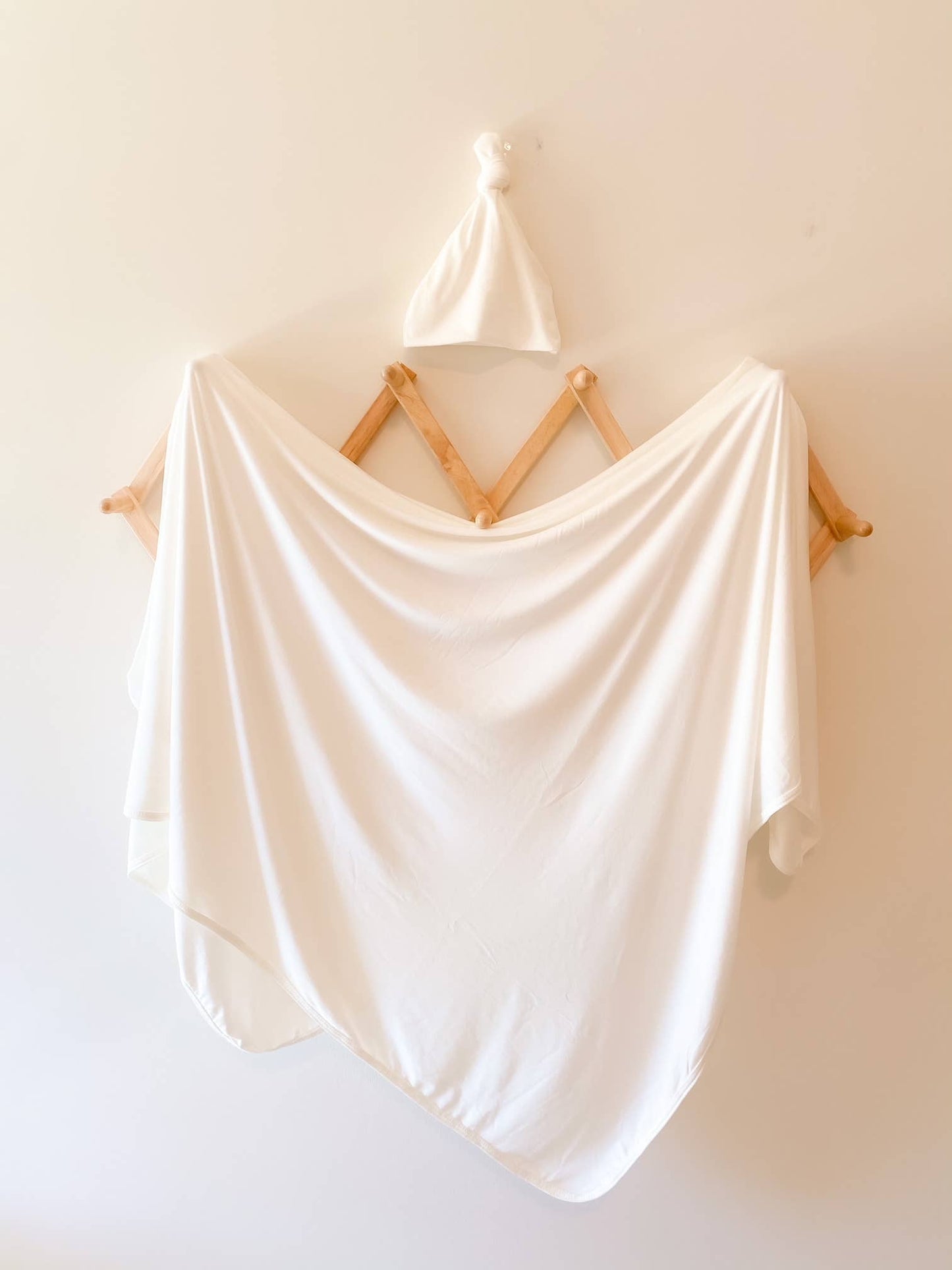 Swaddle Blanket & Baby Hat | White