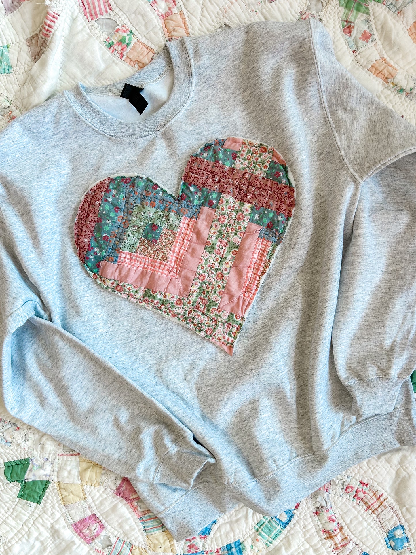 Heart Quilted Patchwork Ash Crewneck - M