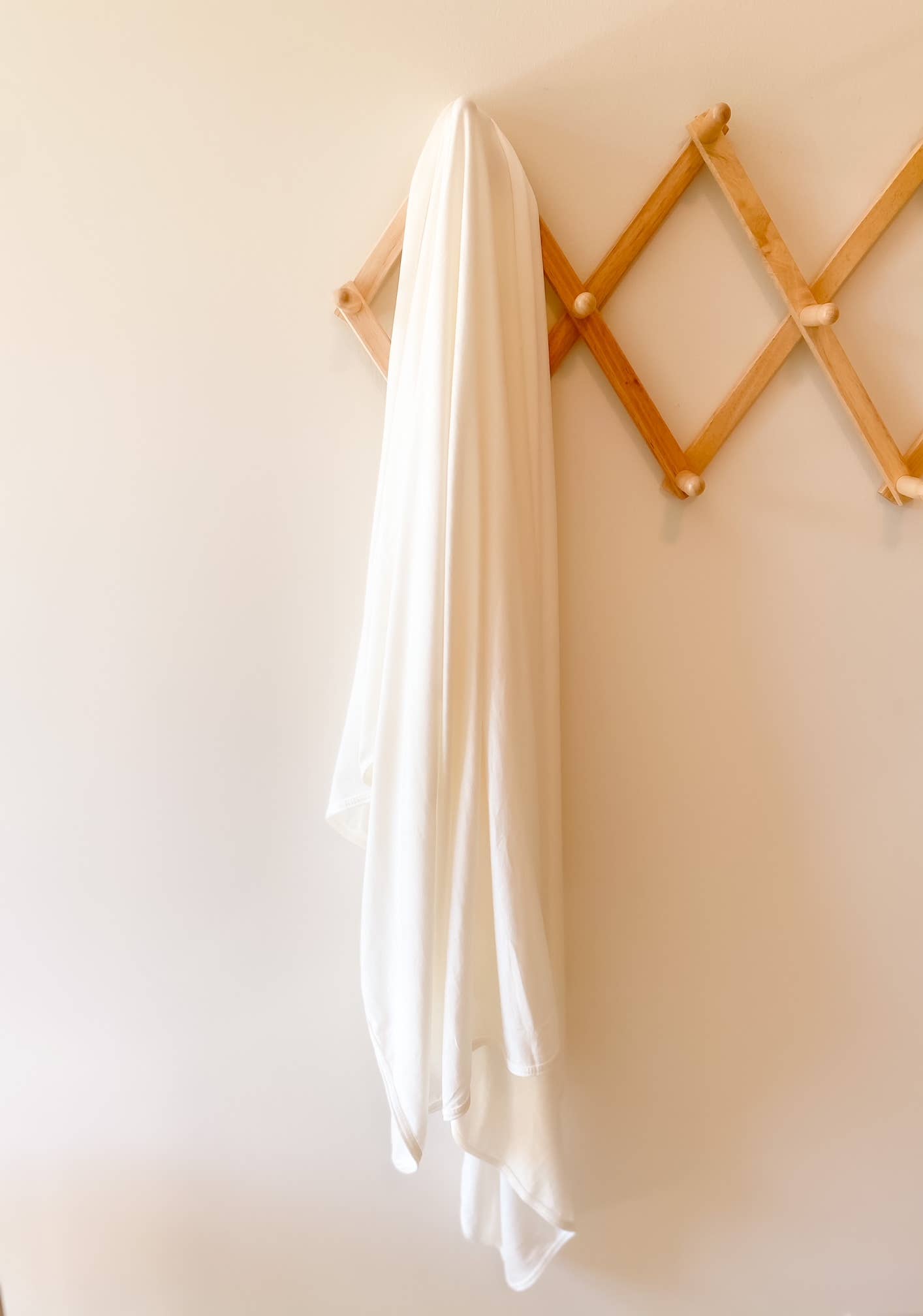 Swaddle Blanket & Baby Hat | White