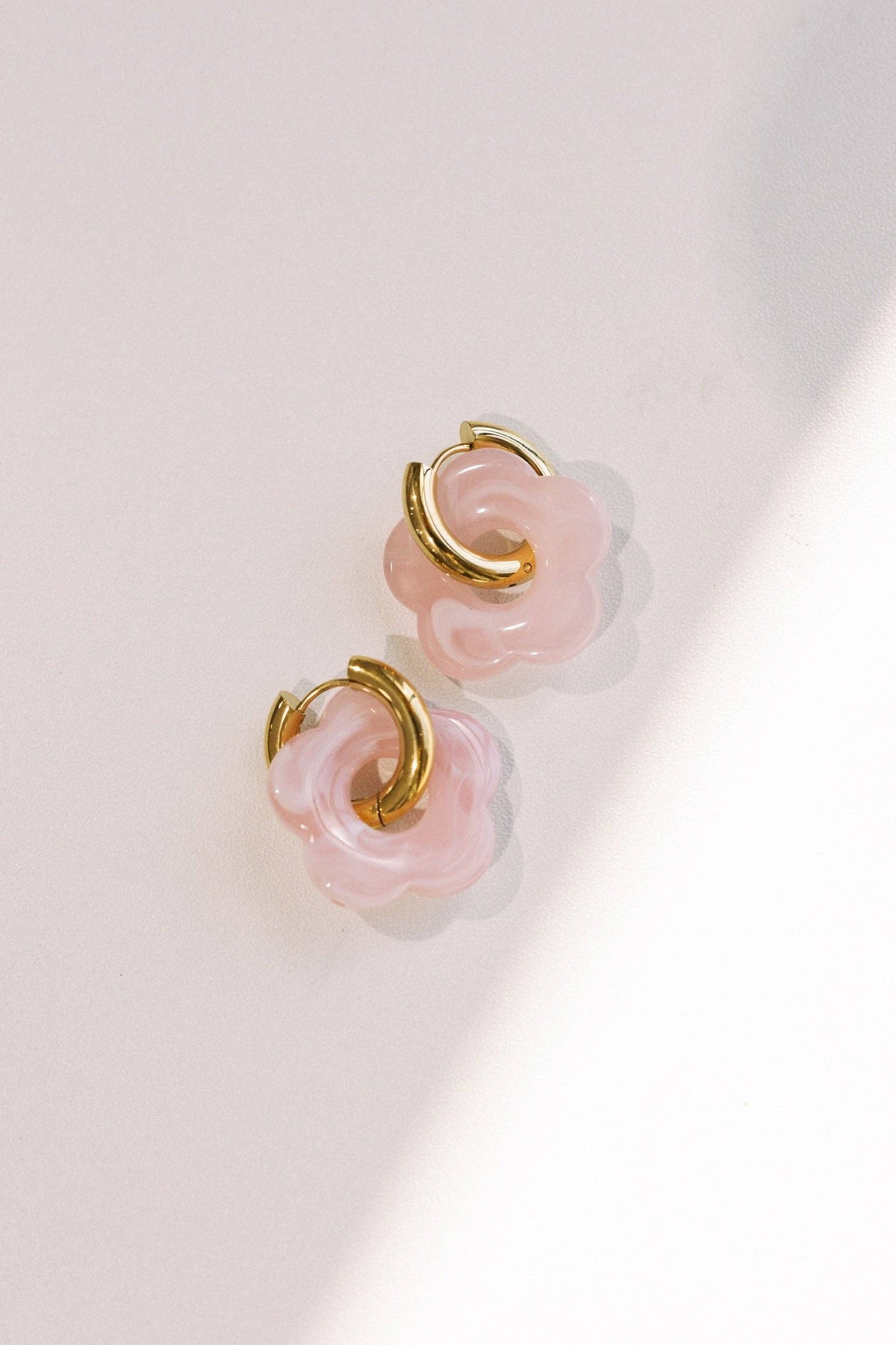 Color Me Daisy Hoop Earrings | PINK